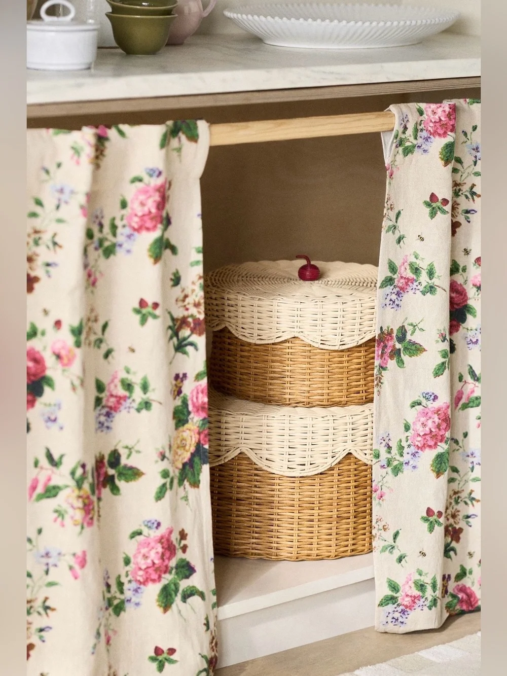Anthropologie Camille Cotton Linen Floral Cafe Curtains, Set ot 2